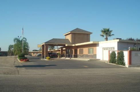 Village Inn Tulare Exterior photo